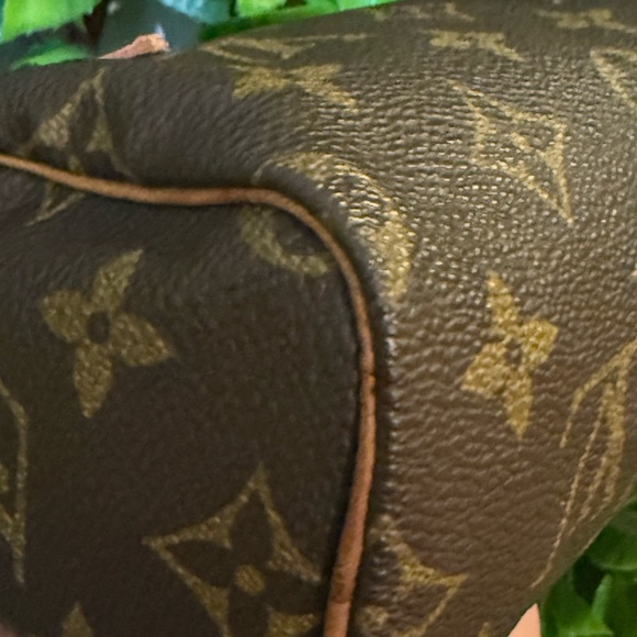 Louis Vuitton Monogram Vintage Mini Speedy - Picture 13 of 17